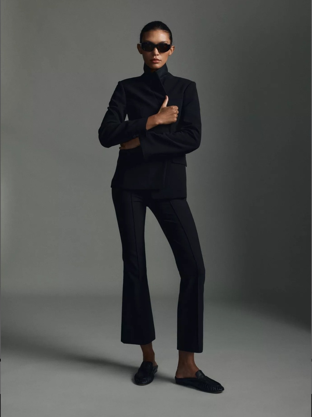 Vince Mid-Rise Pintuck Crop Flare Pant Size 12